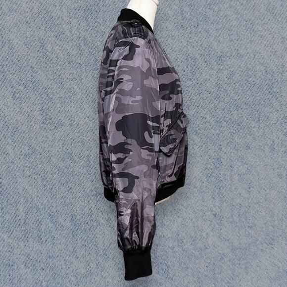 New Look Women’s Camouflage Bomber Jacket Size: L - Picture 4 of 7
